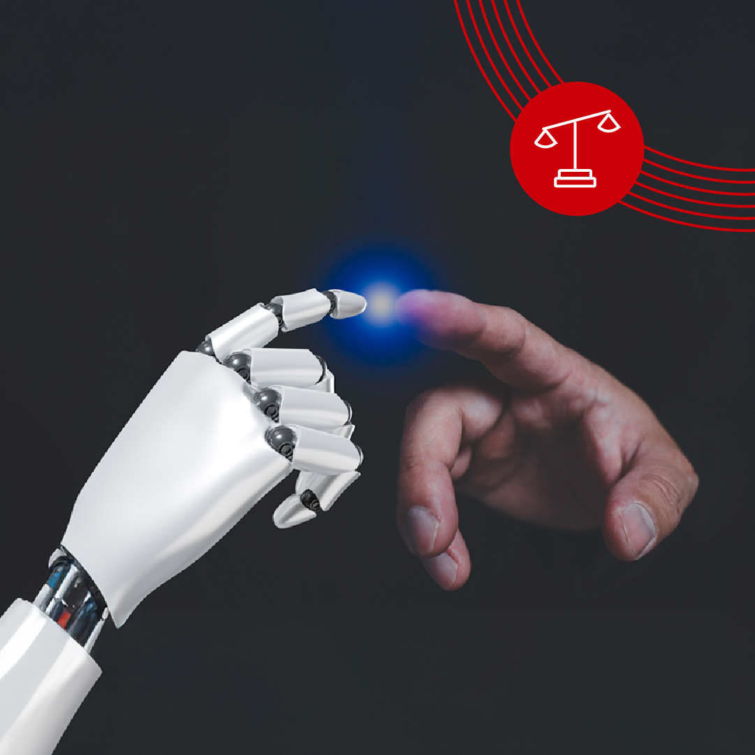 Eine Roboterhand und eine menschliche Hand berühren sich mit einem blauen Lichtpunkt. Rotes Waagensymbol oben rechts.