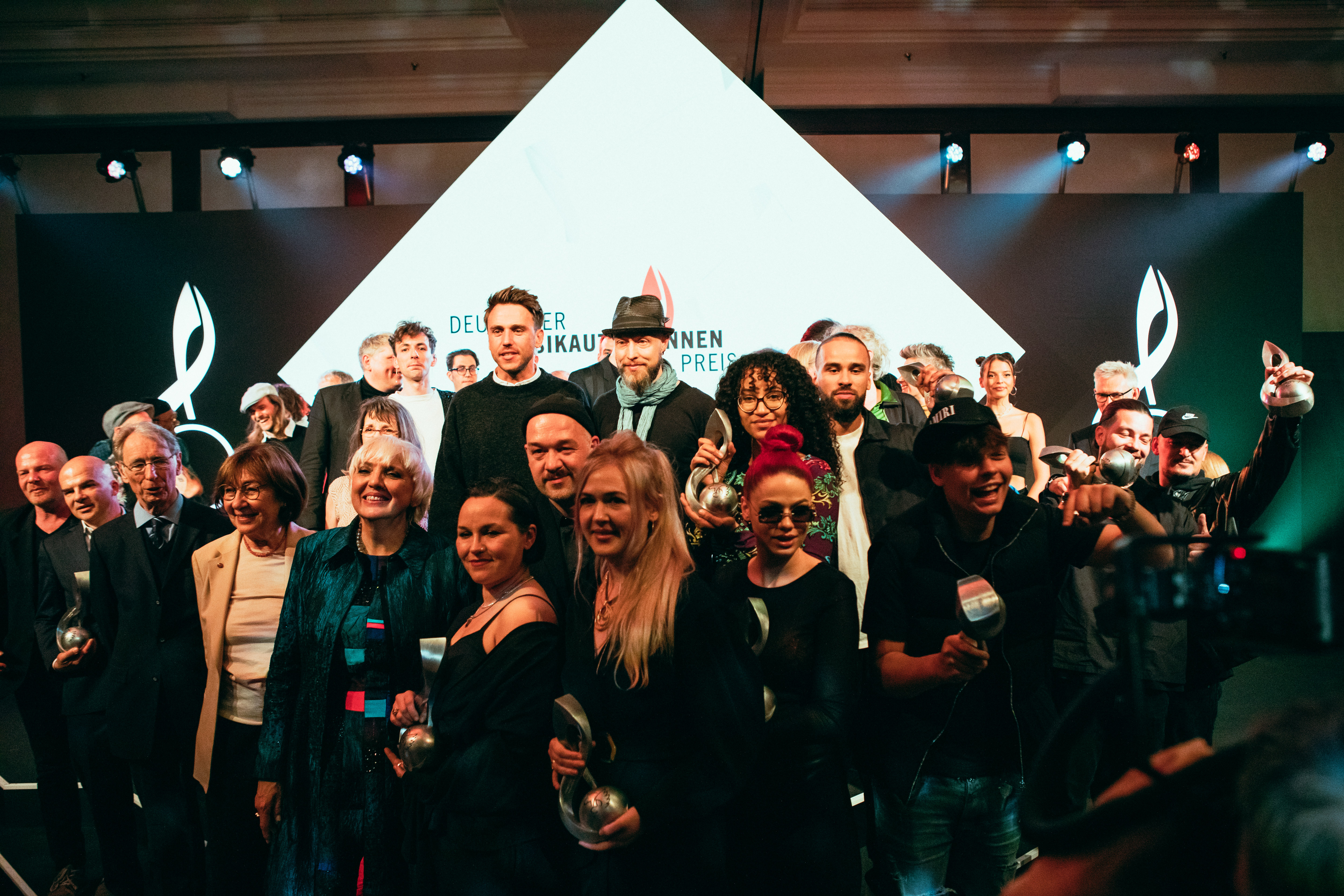Gruppenfoto Musikautor*innenpreis 2022