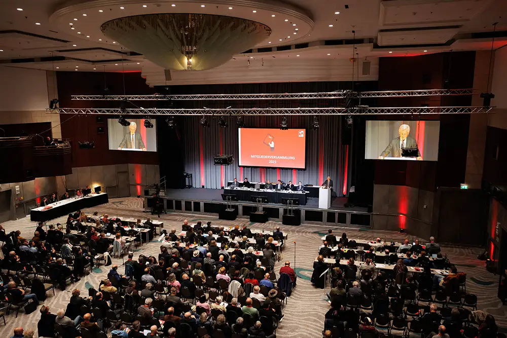 Dr. Tobias Holzmüller tritt zum 1. Oktober die Nachfolge von Dr. Harald